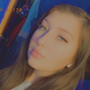 Meet your Posher, Cassandra